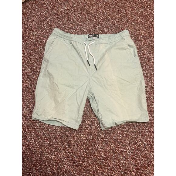 Free planet men’s large elastic casual shorts ￼ - Picture 2 of 3